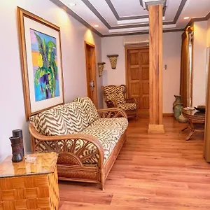 Hotel Tradewinds